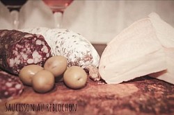 Saucisson, ladsbyfredo, apero, tradition, artisanal, lyonnais, fredo, charcuterie, pure porc, delice, bon prix, degustation