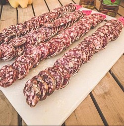 Saucisson, ladsbyfredo, apero, tradition, artisanal, lyonnais, fredo, charcuterie, pure porc, delice, bon prix, degustation