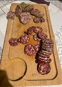 Saucisson, ladsbyfredo, apero, tradition, artisanal, lyonnais, fredo, charcuterie, pure porc, delice, bon prix, degustation